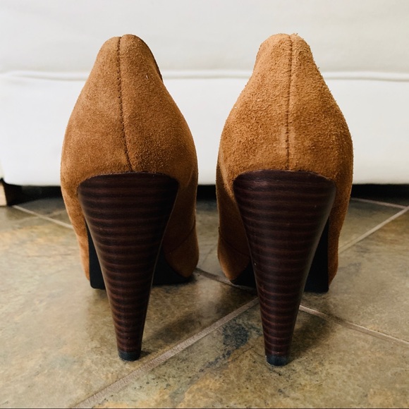 Restricted Sz 6 cognac suede platform toe heels - Picture 8 of 8